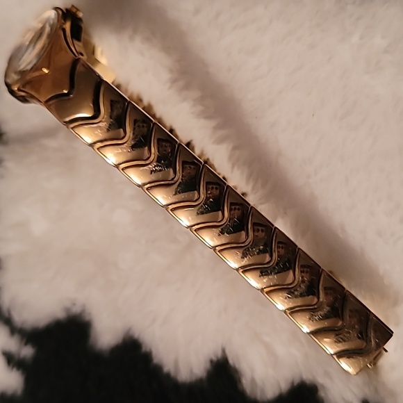Vintage Seiko Watch Women 21mm Gold Tone 1N00-0FW0‎ New Battery 7.25\